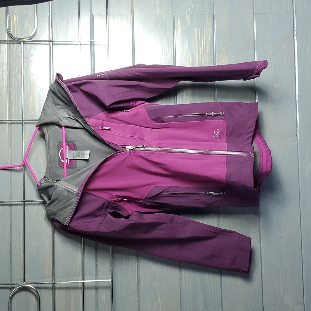 🎉HP - Together We Posh🎉 REI Waterproof Purple Rain Jacket, Hooded Size Xsmall